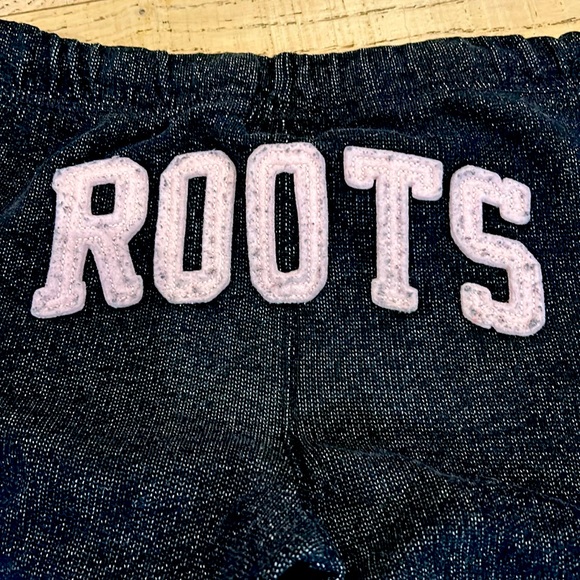 Roots Sweats with ROOTS on bum, pink lettering, sz 10 children’s - Picture 4 of 4